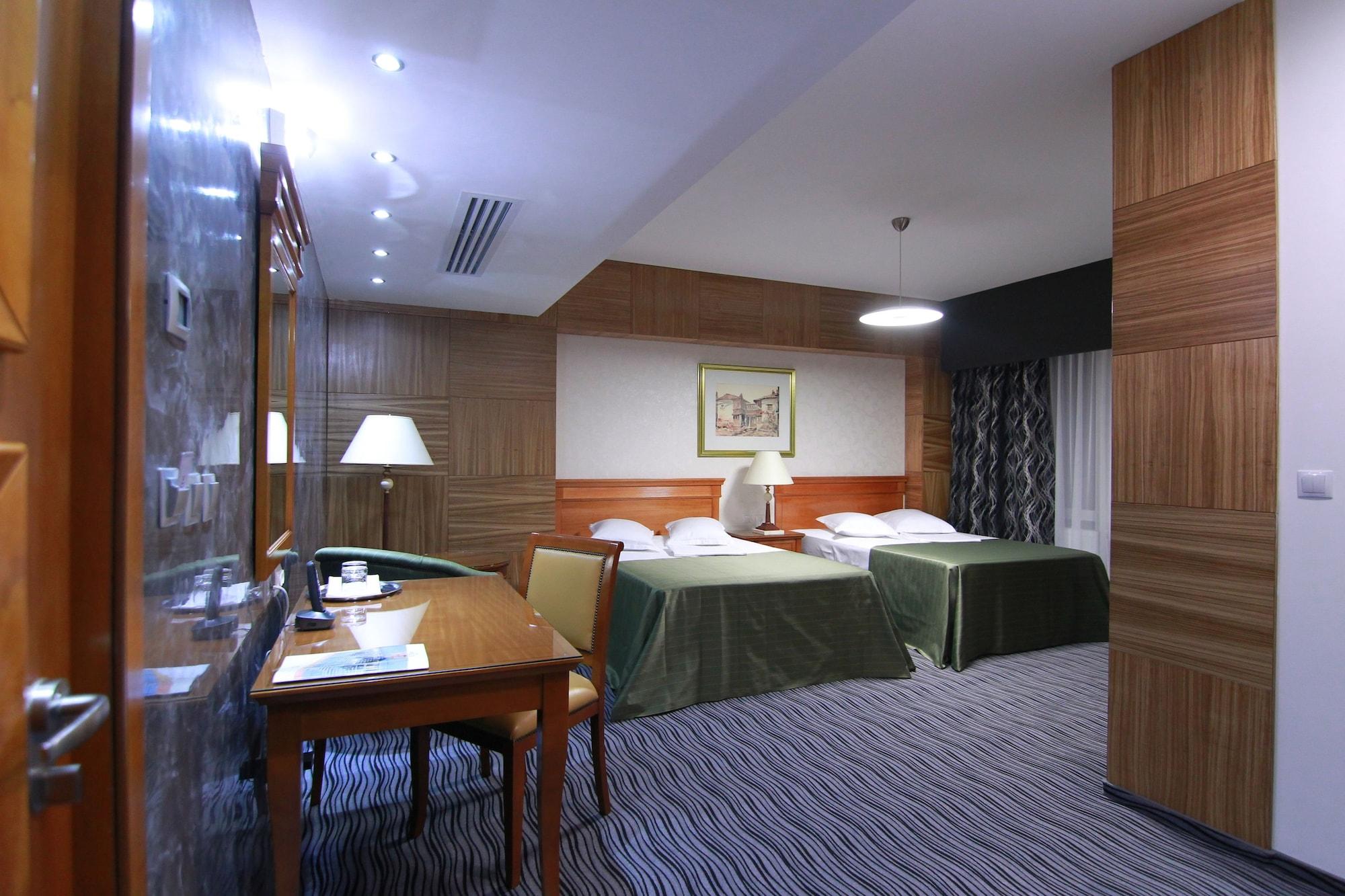 Hotel Oltenia ไกรโอวา ภายนอก รูปภาพ