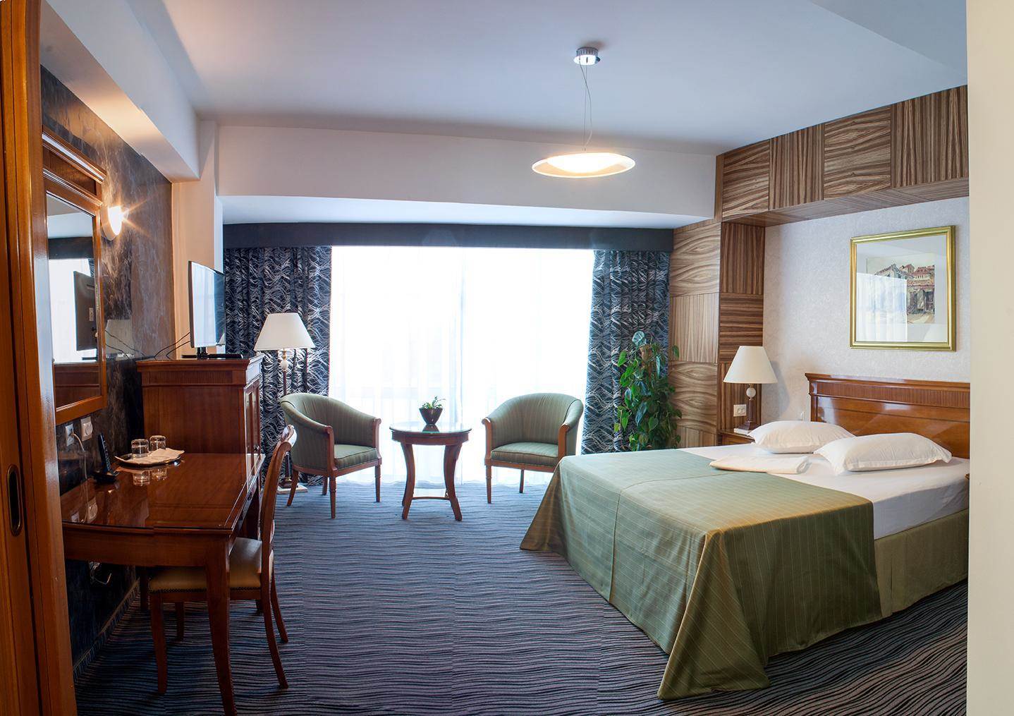 Hotel Oltenia ไกรโอวา ภายนอก รูปภาพ